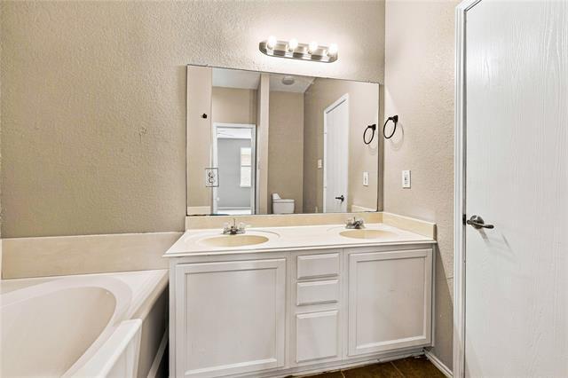 Building Photo - 2833 Wakecrest Dr