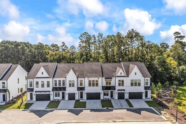 Building Photo - 408 Ireland Way