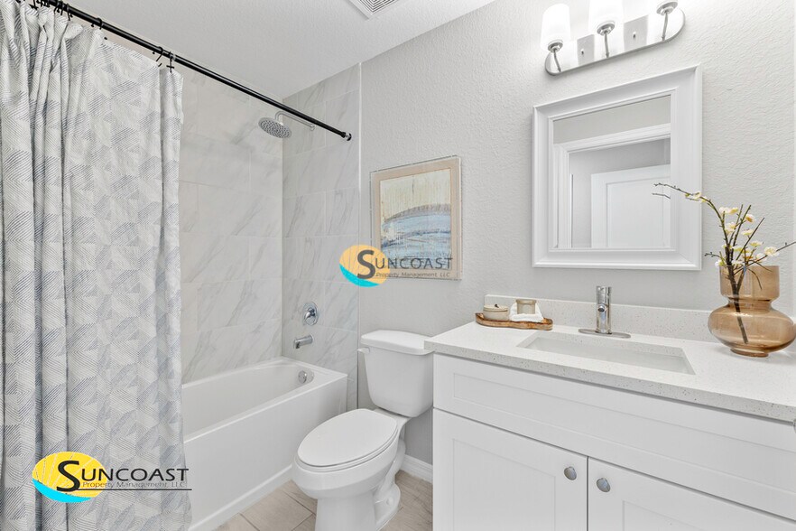 Building Photo - 3929 NE 16th Pl