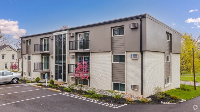 Primary Photo - Broadway 2