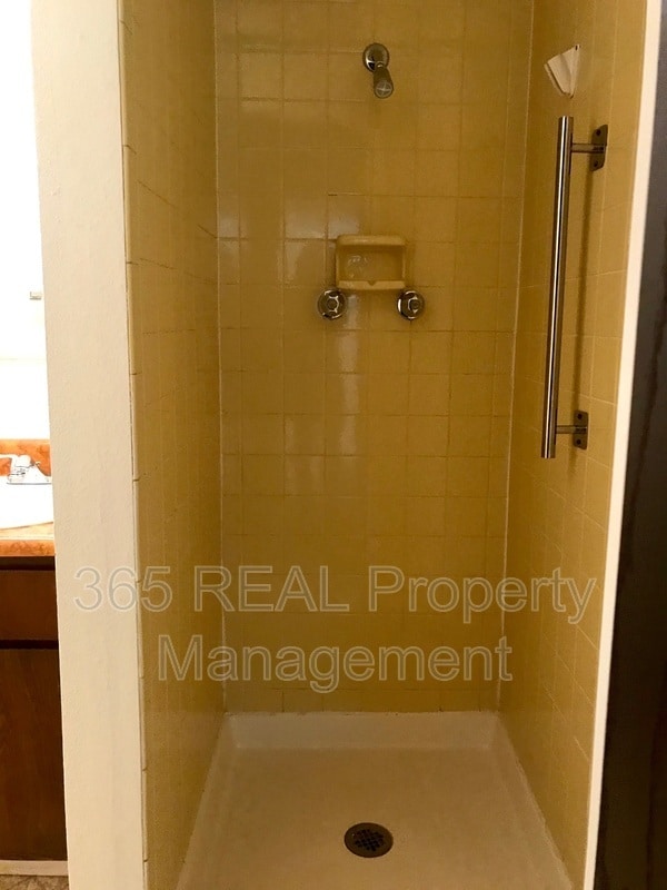 Building Photo - 2141 28th Ave Ct