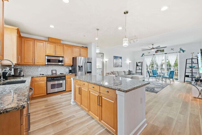 Building Photo - 2001 Coral Heights Blvd