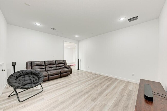 Building Photo - 2420 Novara Trl