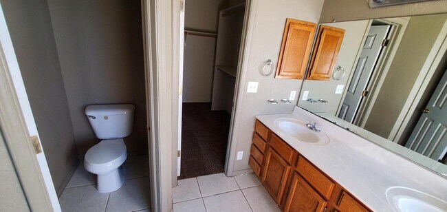 Building Photo - 12525 Tierra Cuervo Dr