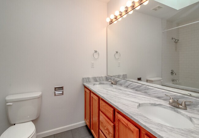 Building Photo - 1485 Bobs Hollow Ln