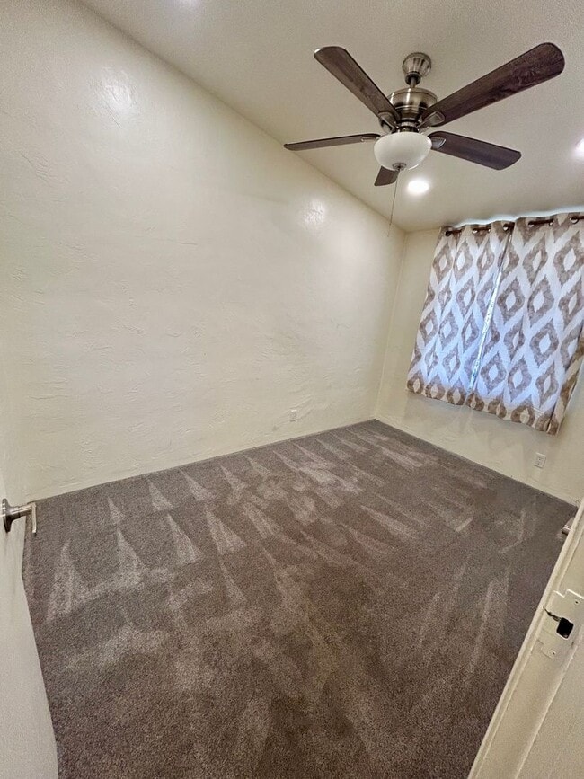 Building Photo - Updated San Leandro apartment!