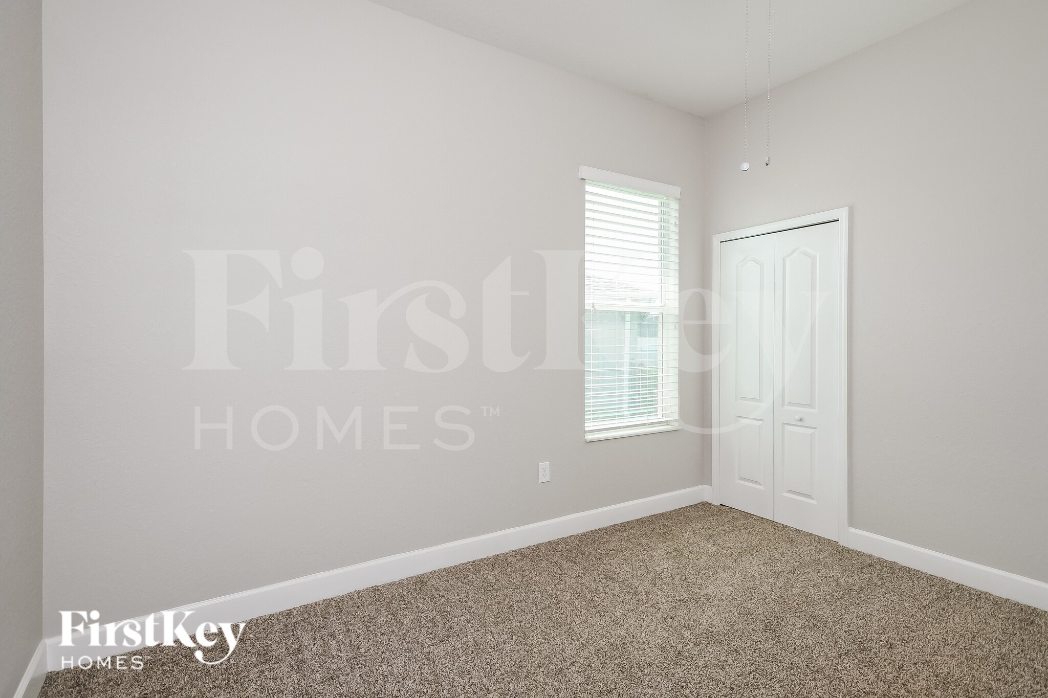 Building Photo - 321 Lake Mariana Pl