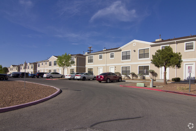 Building Photo - Franklin Place Townhomes