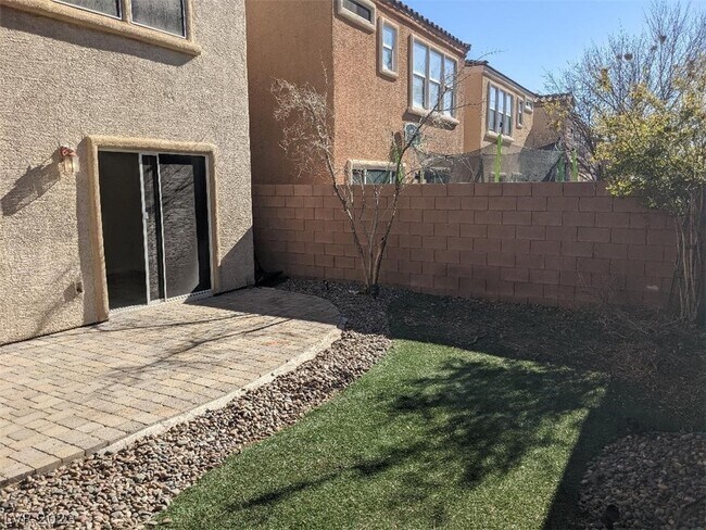 Building Photo - 10057 Tenerife St
