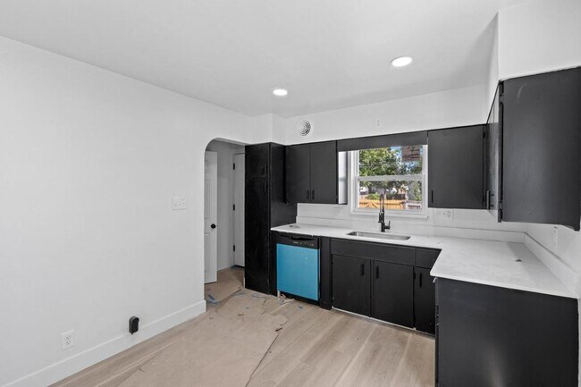 Building Photo - 1210 Arbor Ave