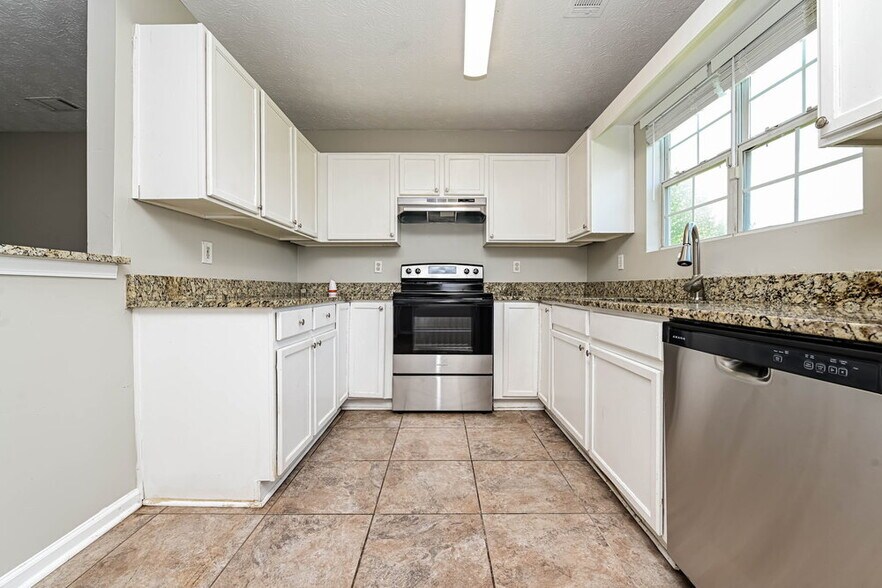Building Photo - 172 Marsh Glen Dr