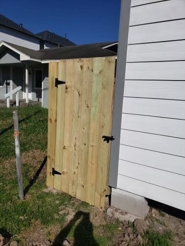 Building Photo - 2202 Solo St