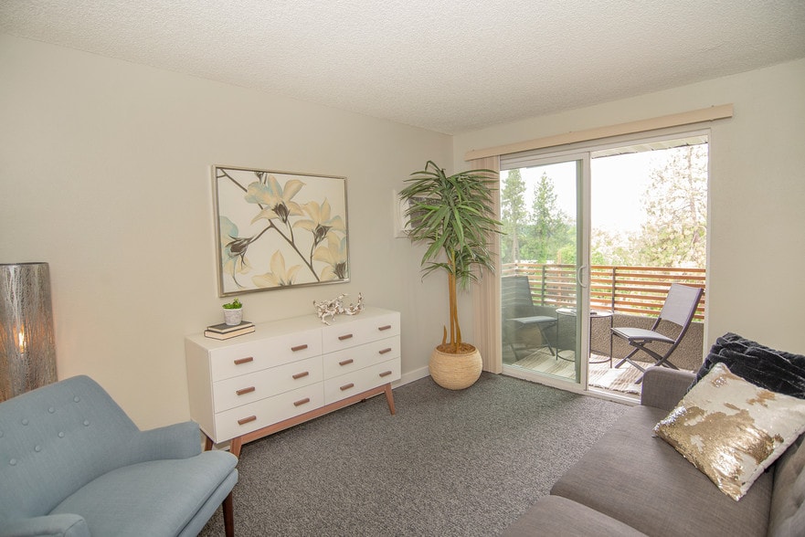 Primary Photo - South Hill Heights Apartments