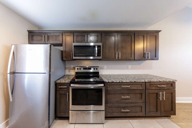 Building Photo - Renovated 2 Bed in Elizabeth Park for Lease!