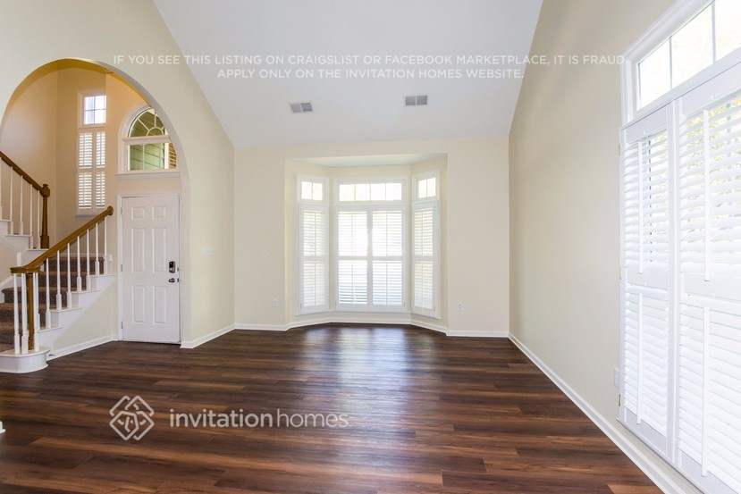 Building Photo - 6420 Fairway Point Dr