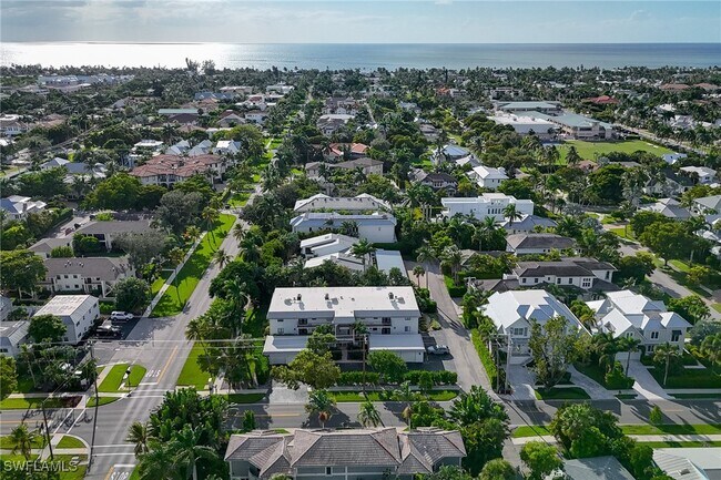 Building Photo - 991 8th St S