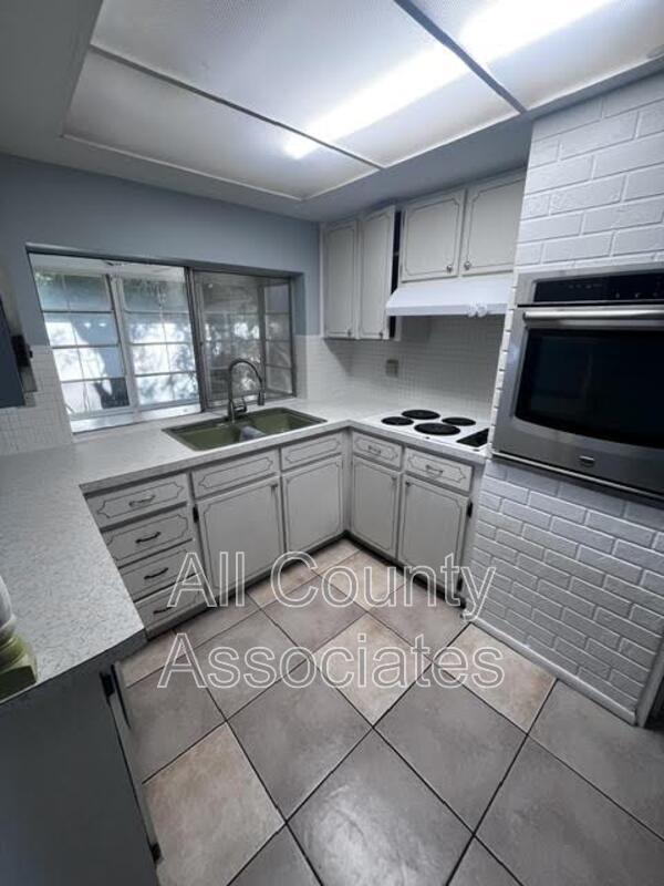 Building Photo - 3404 Devonshire Dr