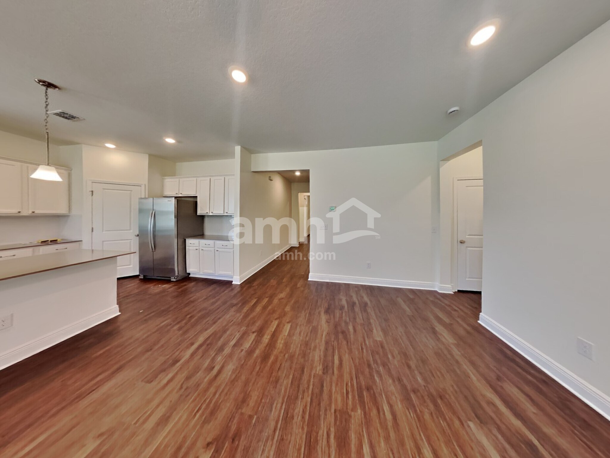 Building Photo - 27653 St Andrews Ave