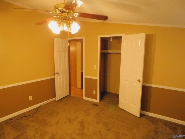 Building Photo - 498 Berry Hollow Rd