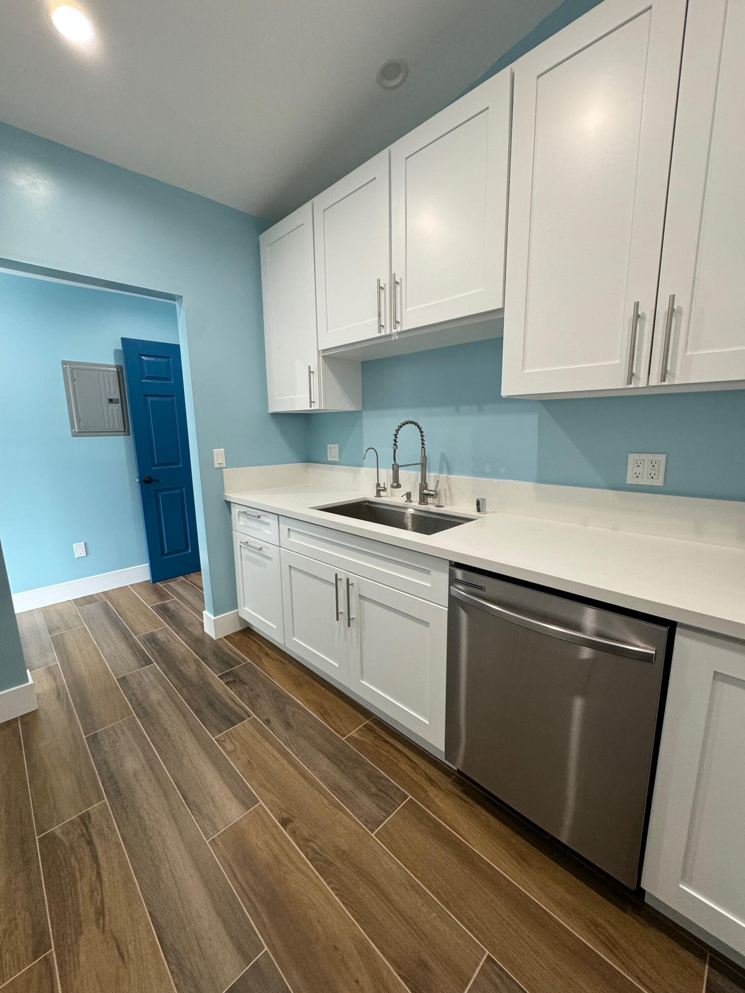 Building Photo - 6439 1/2 Graves Ave