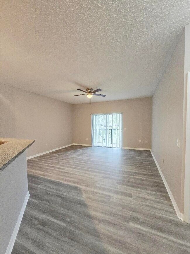 Building Photo - 280 Crestwood Cir