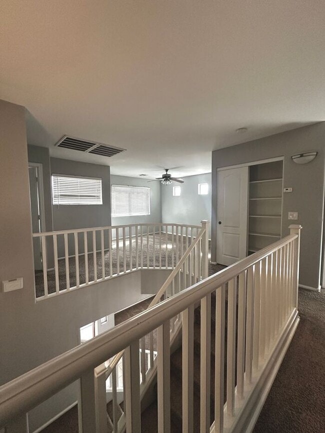 Building Photo - 4BEDROOM/2.5 BATH Lovely San Tan Home!!