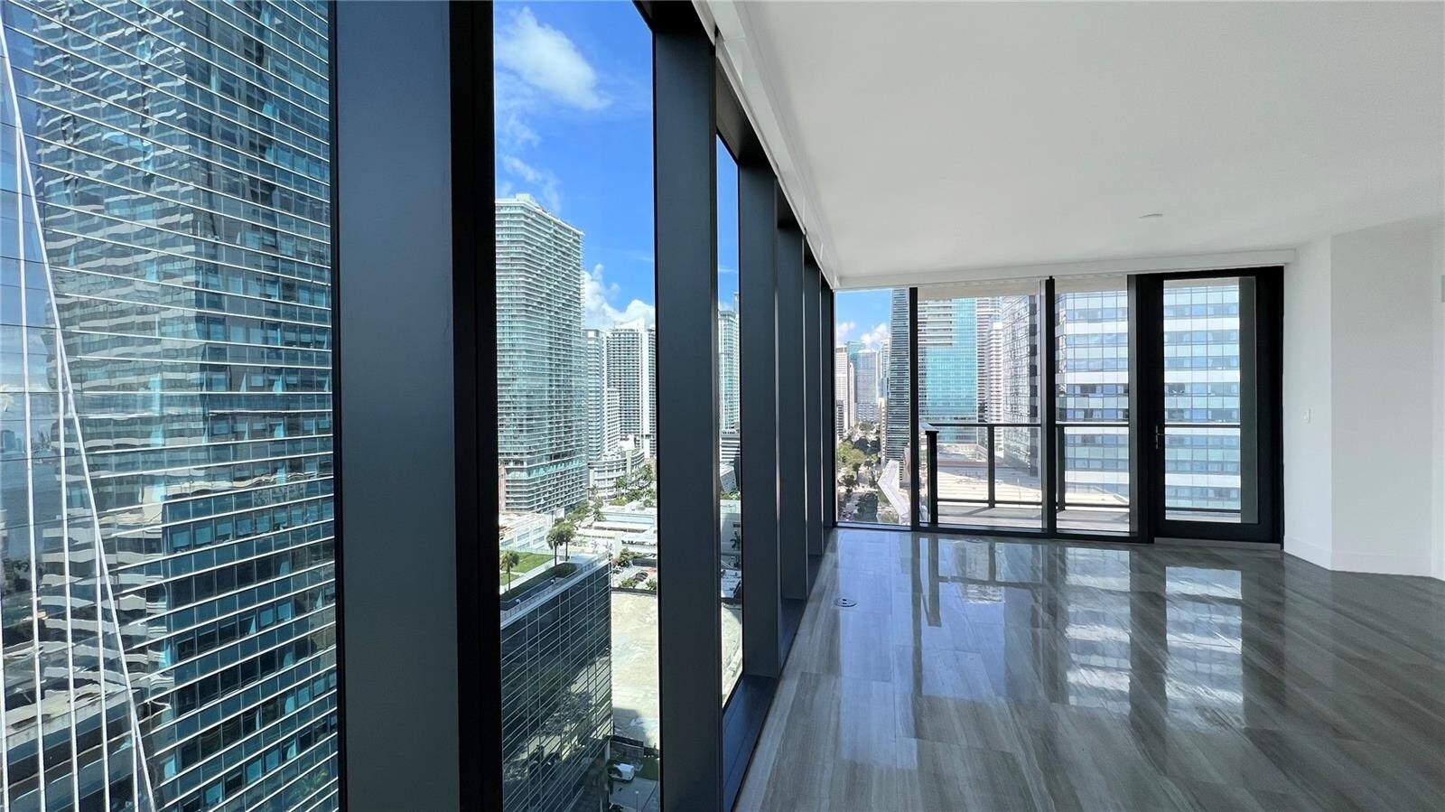 Building Photo - 1451 Brickell Ave