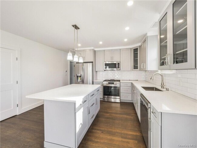 Building Photo - 29 Fremont St