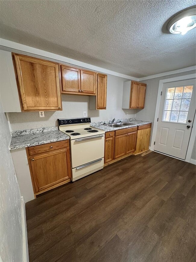 Building Photo - 4107 N Hammond Ave