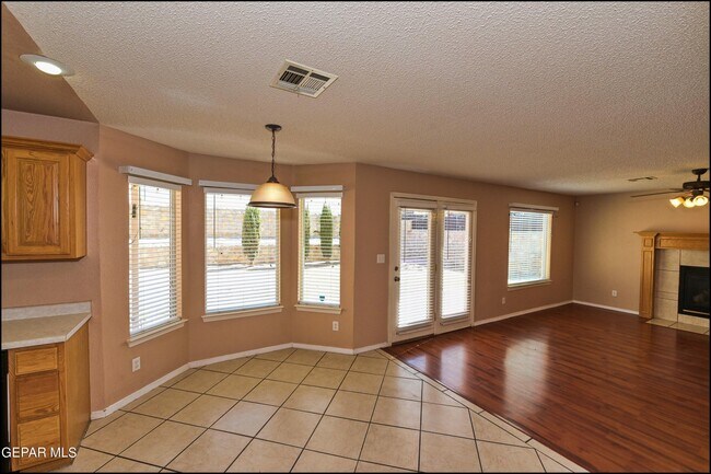 Building Photo - 452 Emerald Pass Ave