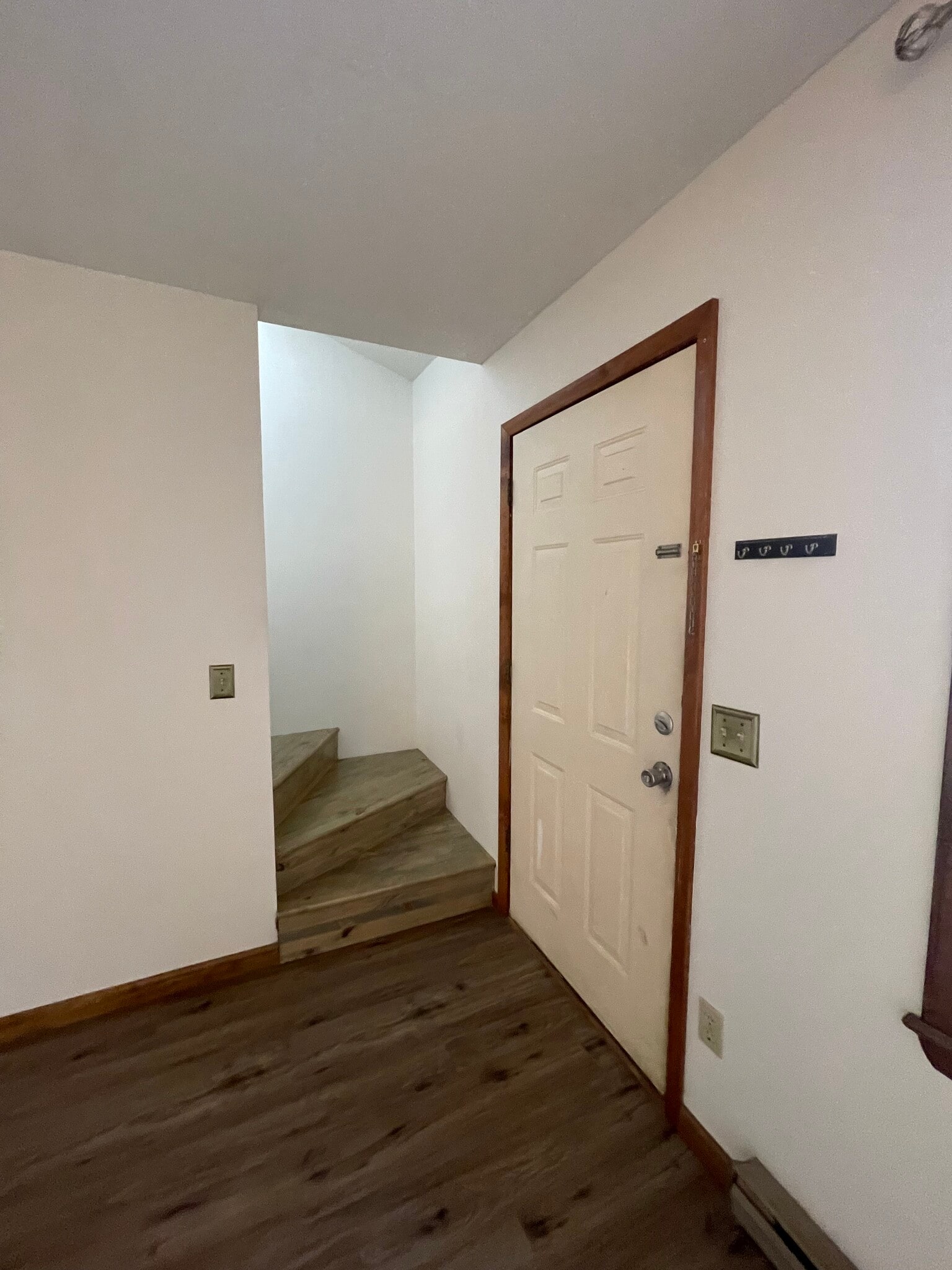 Building Photo - 27 E Raccoon Rdg