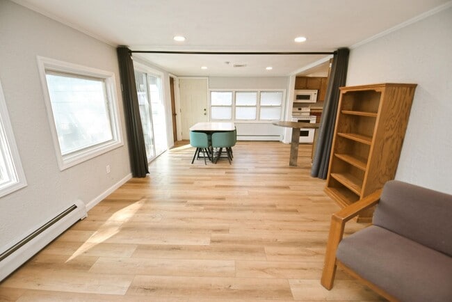 Building Photo - 3 bedroom 2 bath ranch style home in South Bend IN