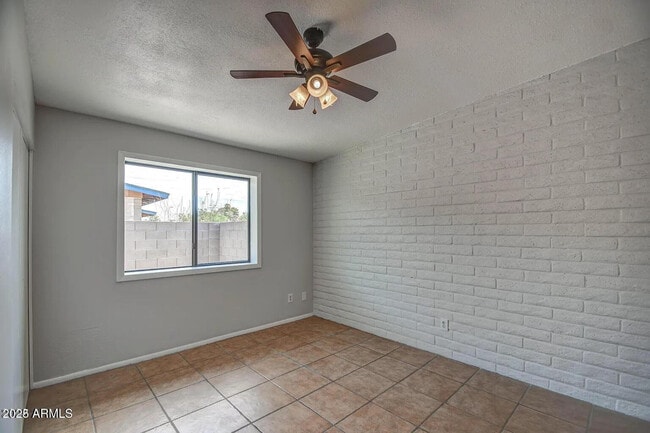 Building Photo - 1612 E Gaylon Dr