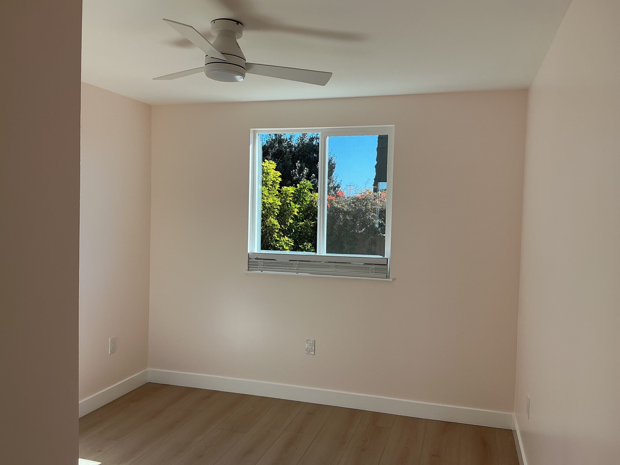 Building Photo - 5109 Dubois Dr