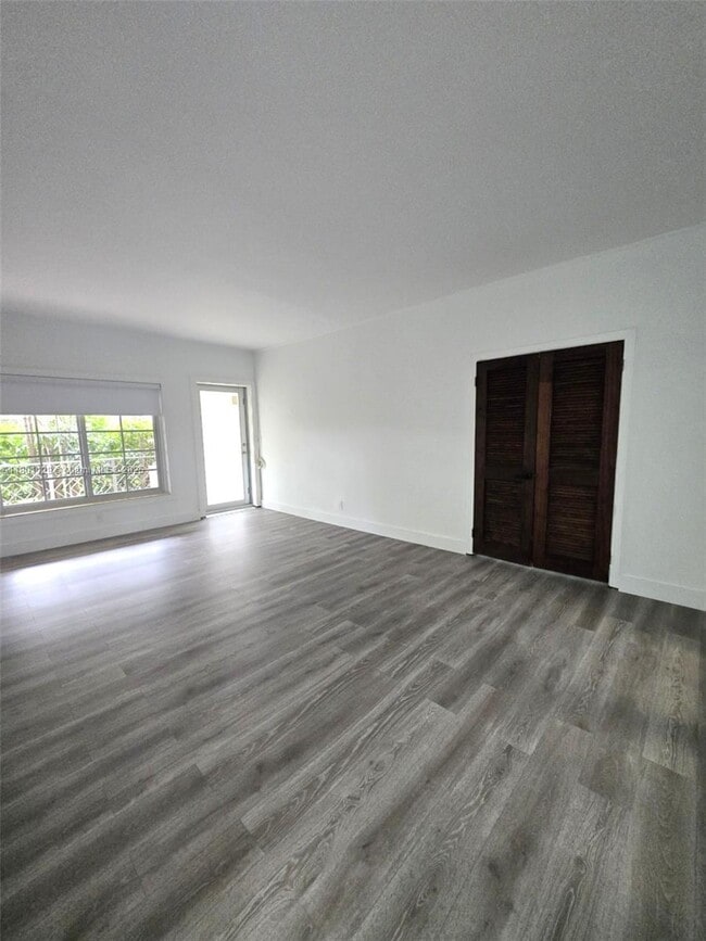 Building Photo - 2131 Calais Dr