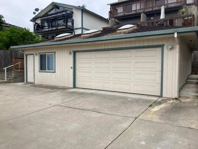 Building Photo - 639 Belden St