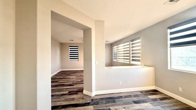 Building Photo - Five bedroom home in Henderson with downstairs bedroom and pool And Spa