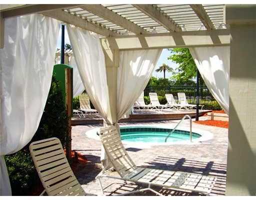 Building Photo - Gorgeous 1/1 Condo for Rent at The Crest c...