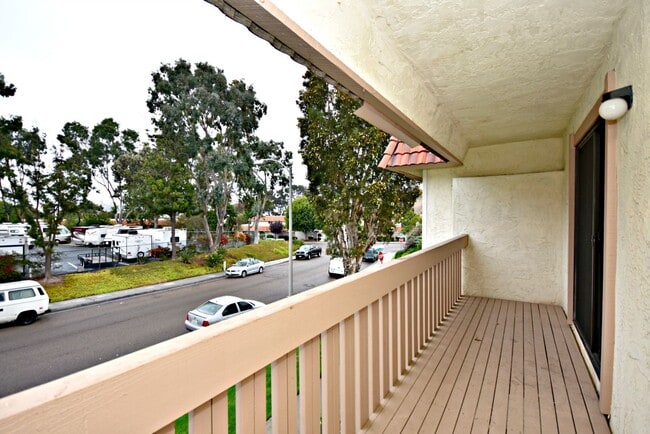 Building Photo - 3 Bed 2 Story Townhome in Tanglewood Community!