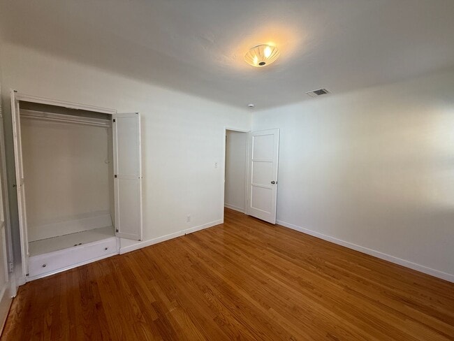 Building Photo - Amazing 3 Bedroom Montrose Home!