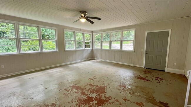 Building Photo - 2877 Winder Hwy