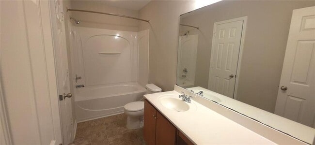 Building Photo - 3425 Fernview Dr