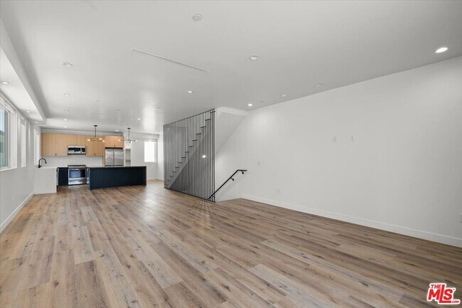 Building Photo - 841 N McCadden Pl