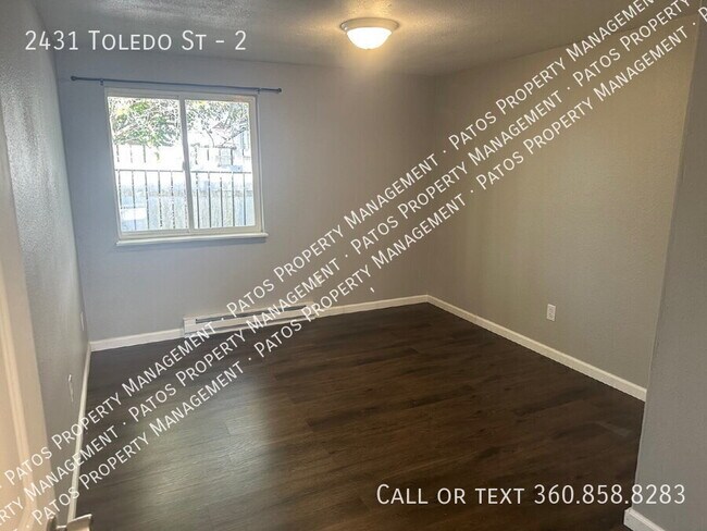 Building Photo - 2431 Toledo St