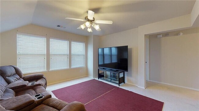 Building Photo - 9948 Southgate Dr