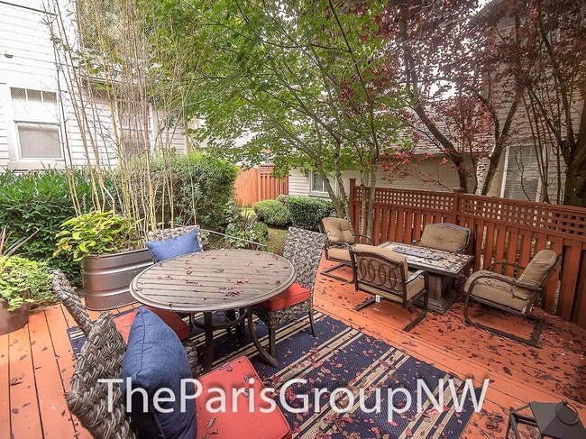 Building Photo - Exceptional Kirkland TH – Gorgeous Upgrade...