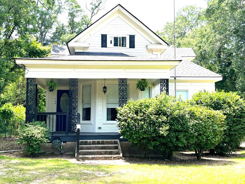Building Photo - 108 S Farmerville St