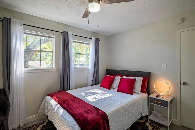 Building Photo - 11530 Green Glade Dr