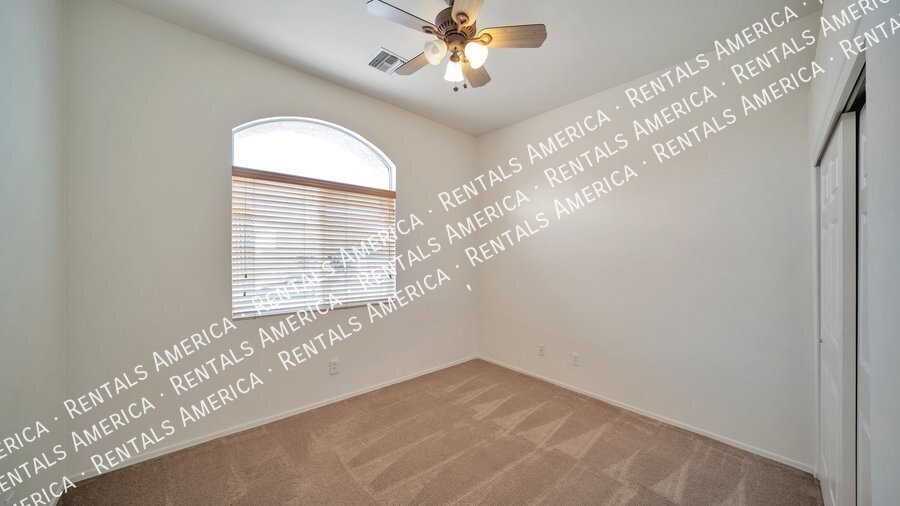 Building Photo - 76 N Desert Stream Dr