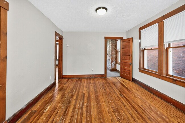 Building Photo - 225 Atkinson St